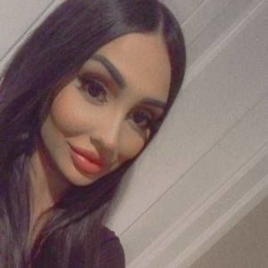 Meet your Posher, Dolly